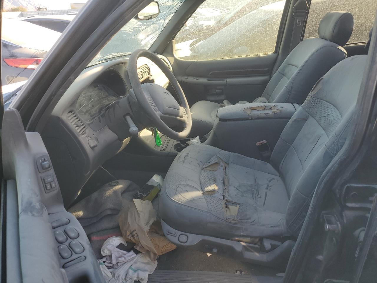 2001 Ford Explorer - Image 7