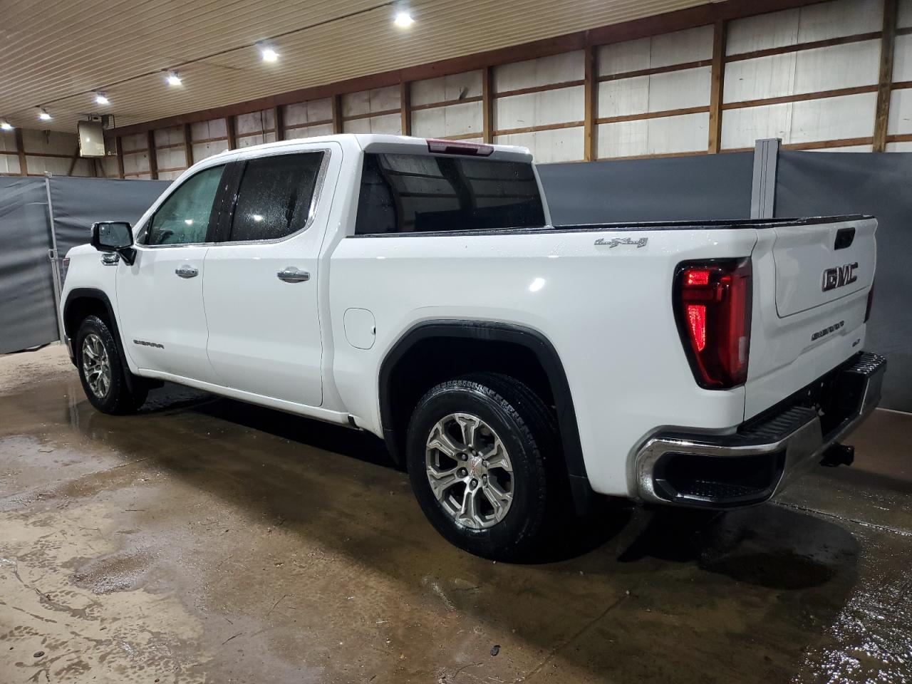 2024 GMC Sierra - Image 2