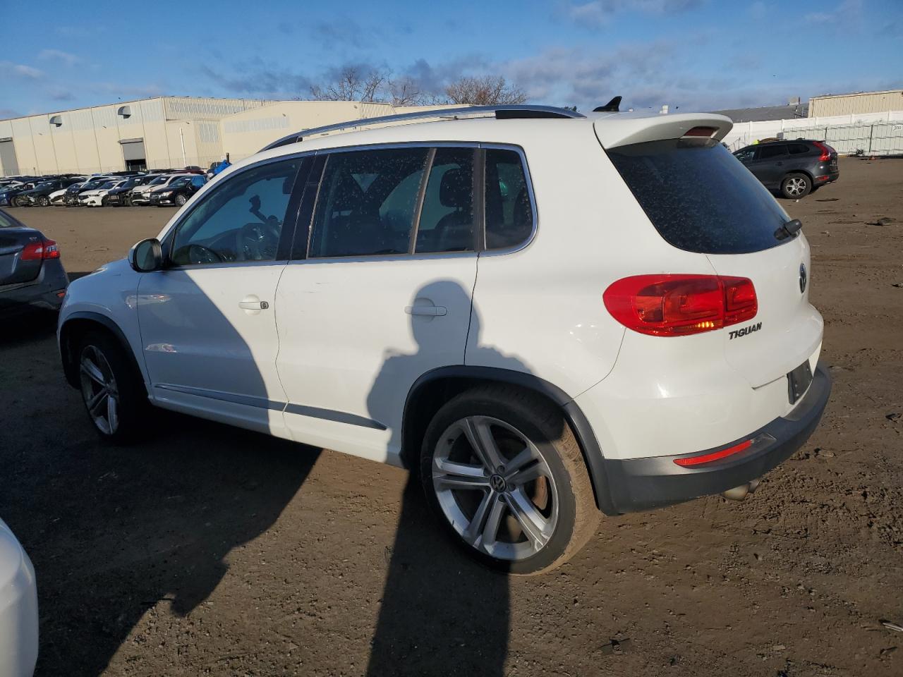 2014 VOLKSWAGEN TIGUAN - Image 2