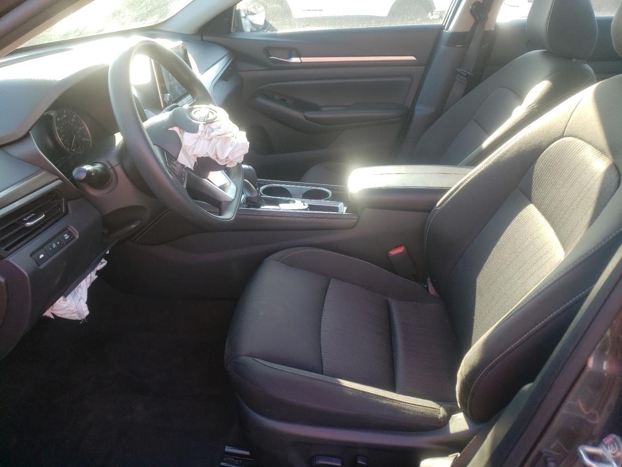 2023 Nissan Altima - Image 7