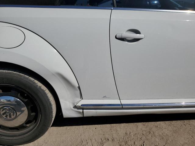 2015 Volkswagen BEETLE - Image 12