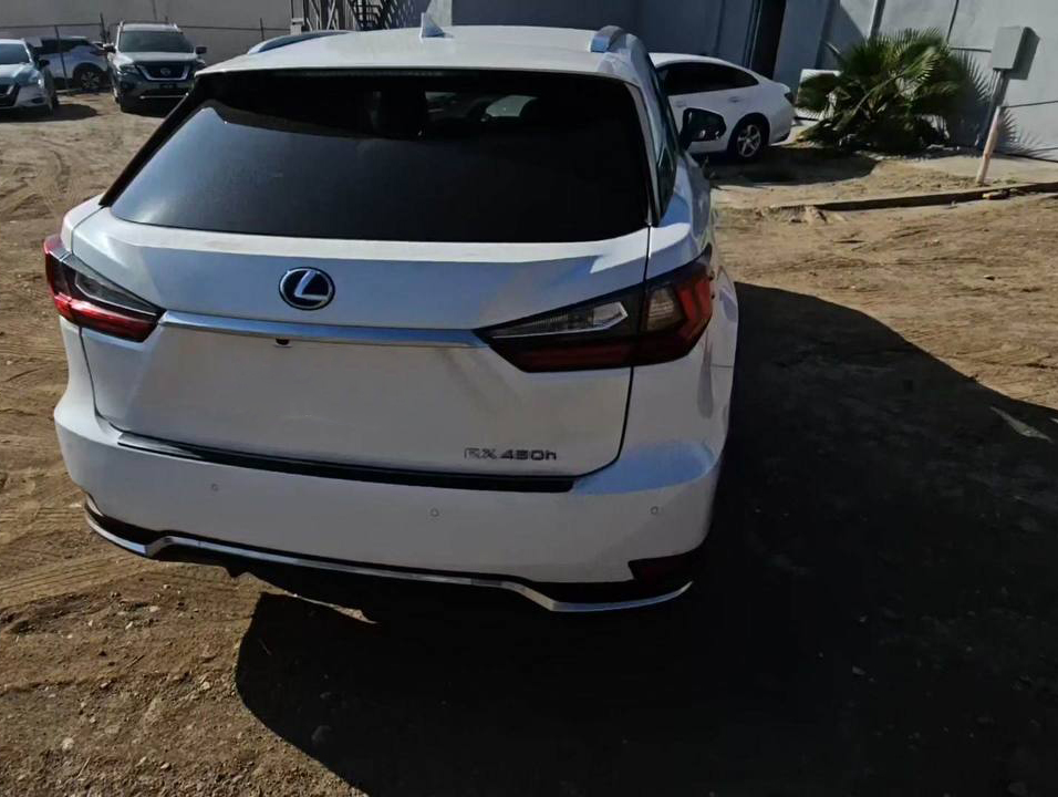 2022 Lexus RX450H - Image 5