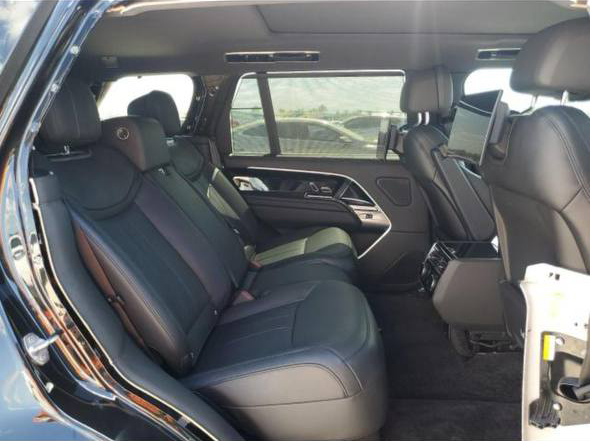 2024 Land Rover Range Rover Vogue - Image 9