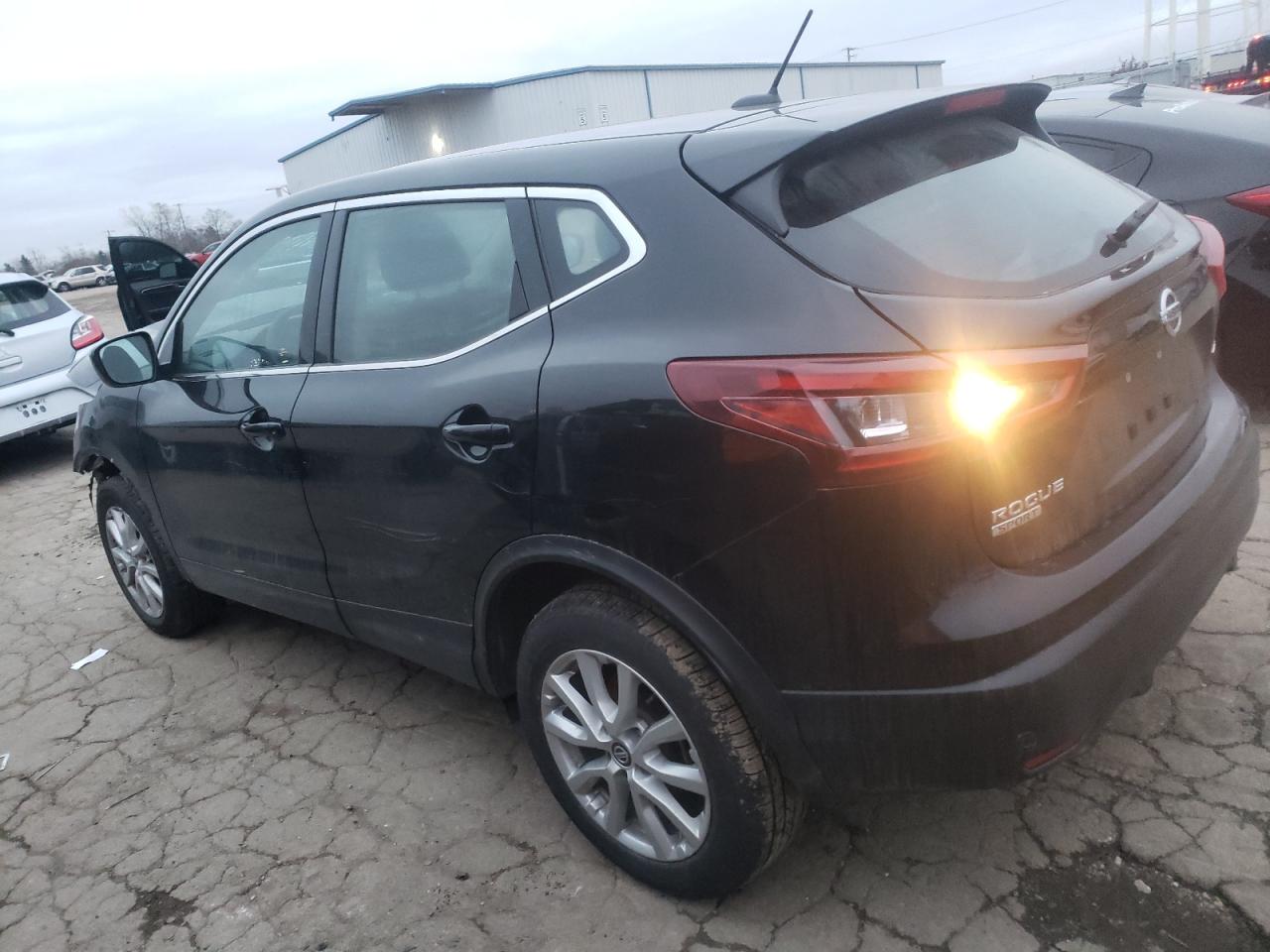 2022 NISSAN ROGUE - Image 2
