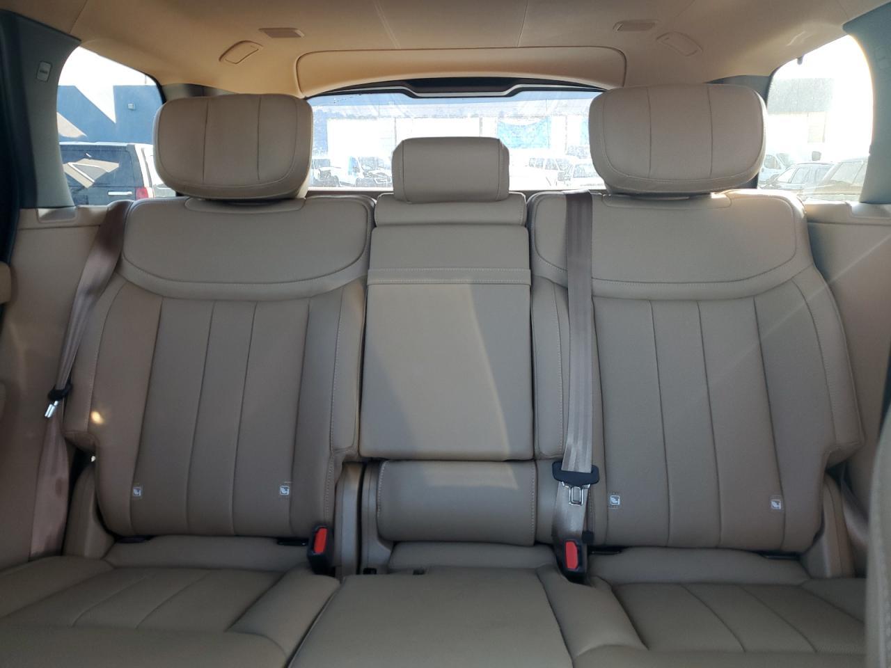 2024 Land Rover Range Rover Vogue - Image 9