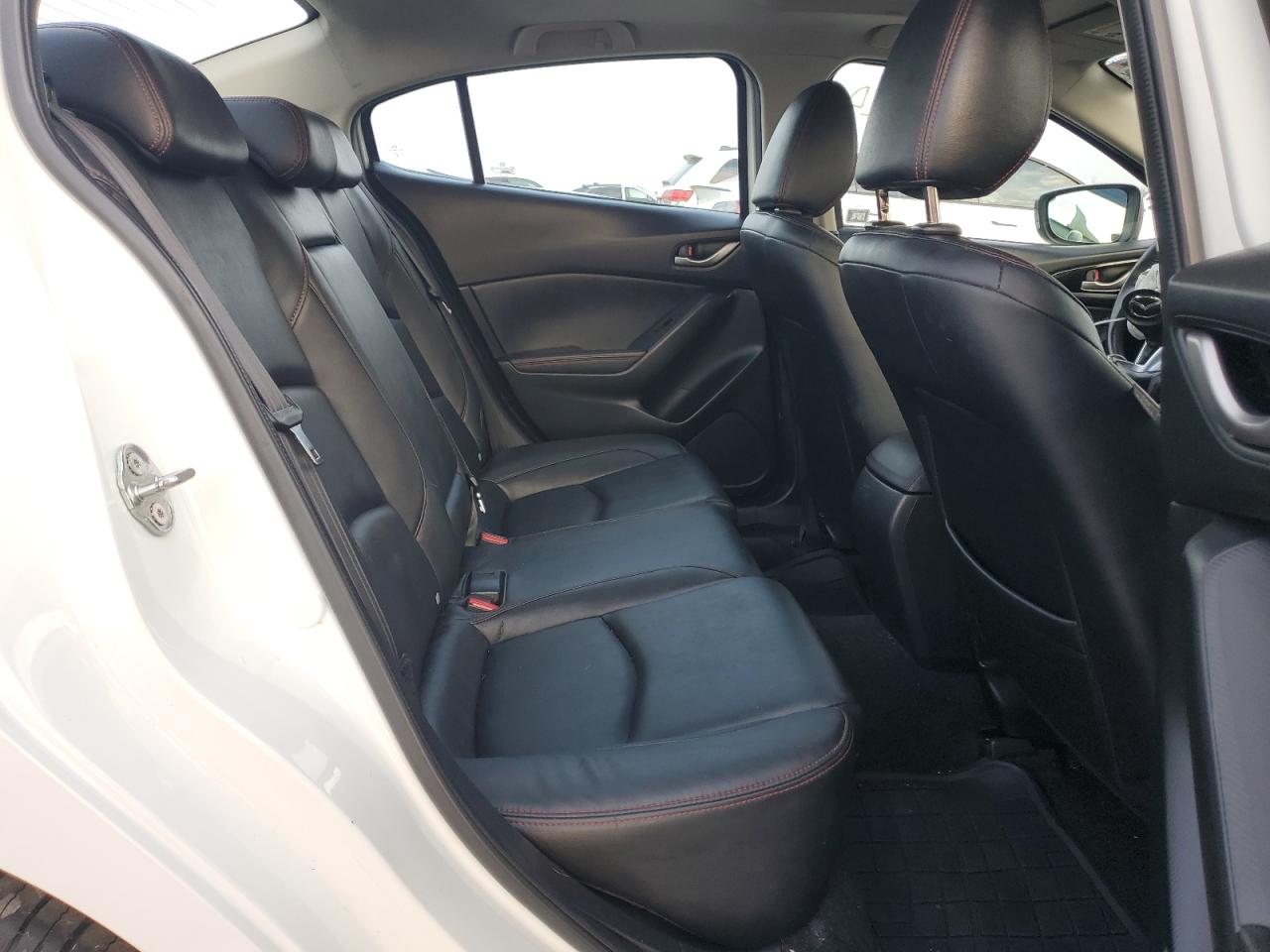 2016 MAZDA 3 - Image 10