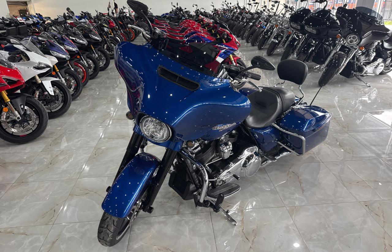 2017 HARLEY-DAVIDSON FL BLUE - Image 2