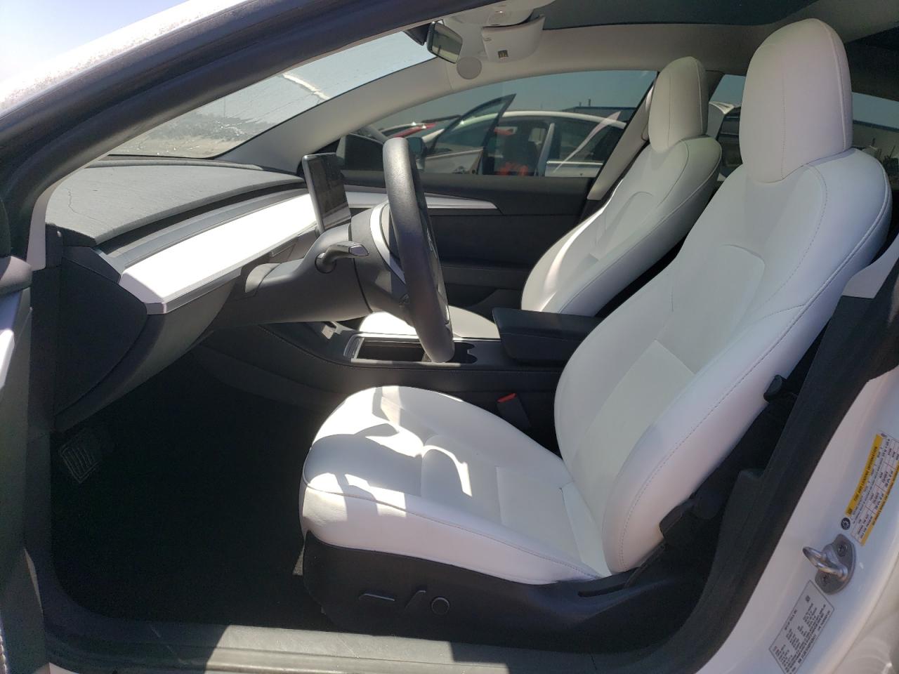 2023 Tesla Model 3 - Image 7