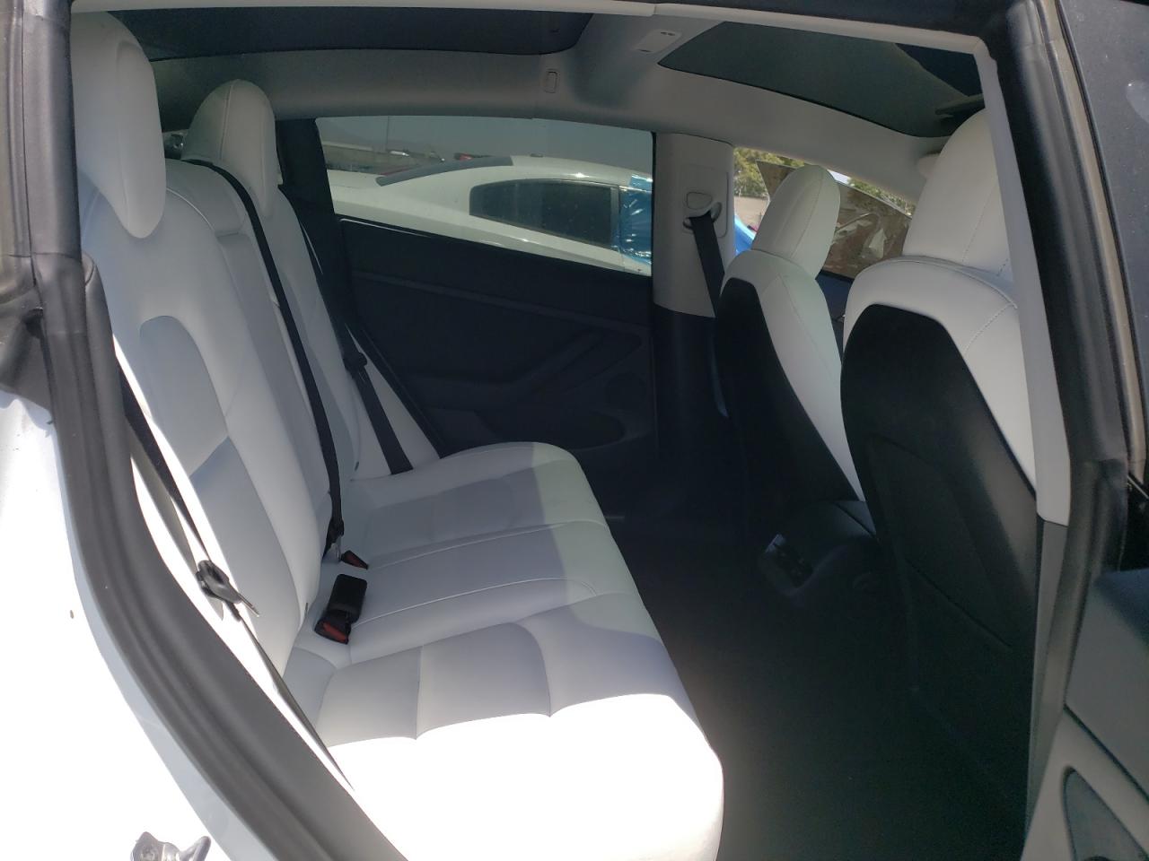 2023 Tesla Model 3 - Image 9