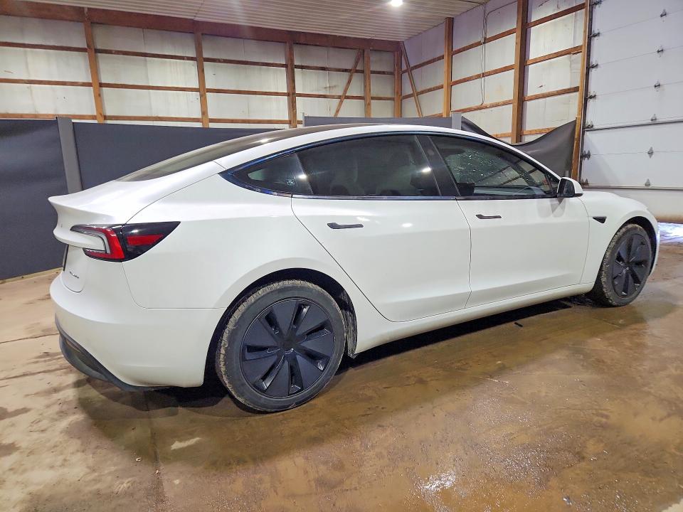 2025 Tesla Model 3 - Image 3