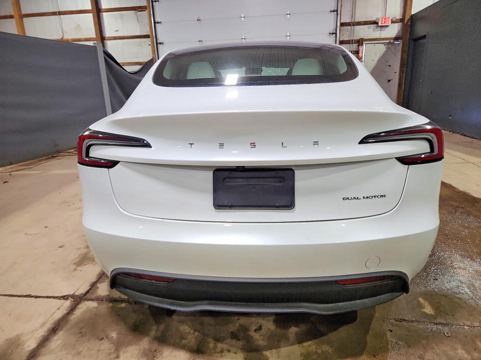2025 Tesla Model 3 - Image 6