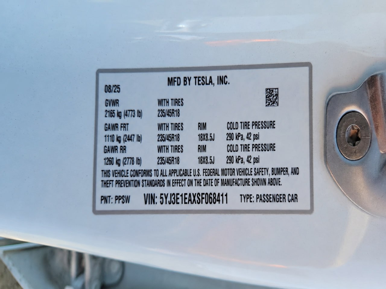 2025 Tesla Model 3 - Image 9