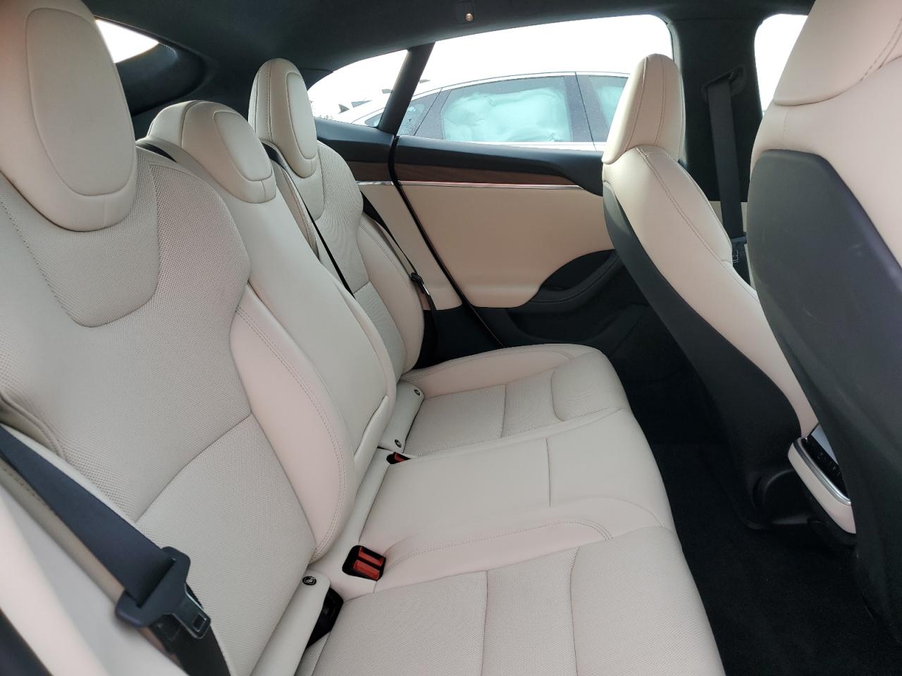 2025 Tesla Model S - Image 7