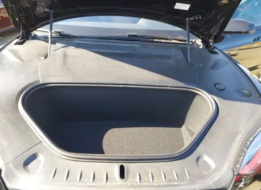 2025 Tesla Model S - Image 7
