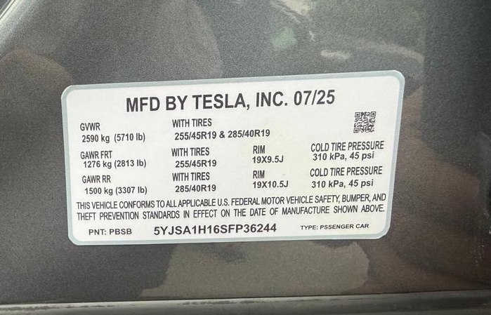 2025 Tesla Model S - Image 7