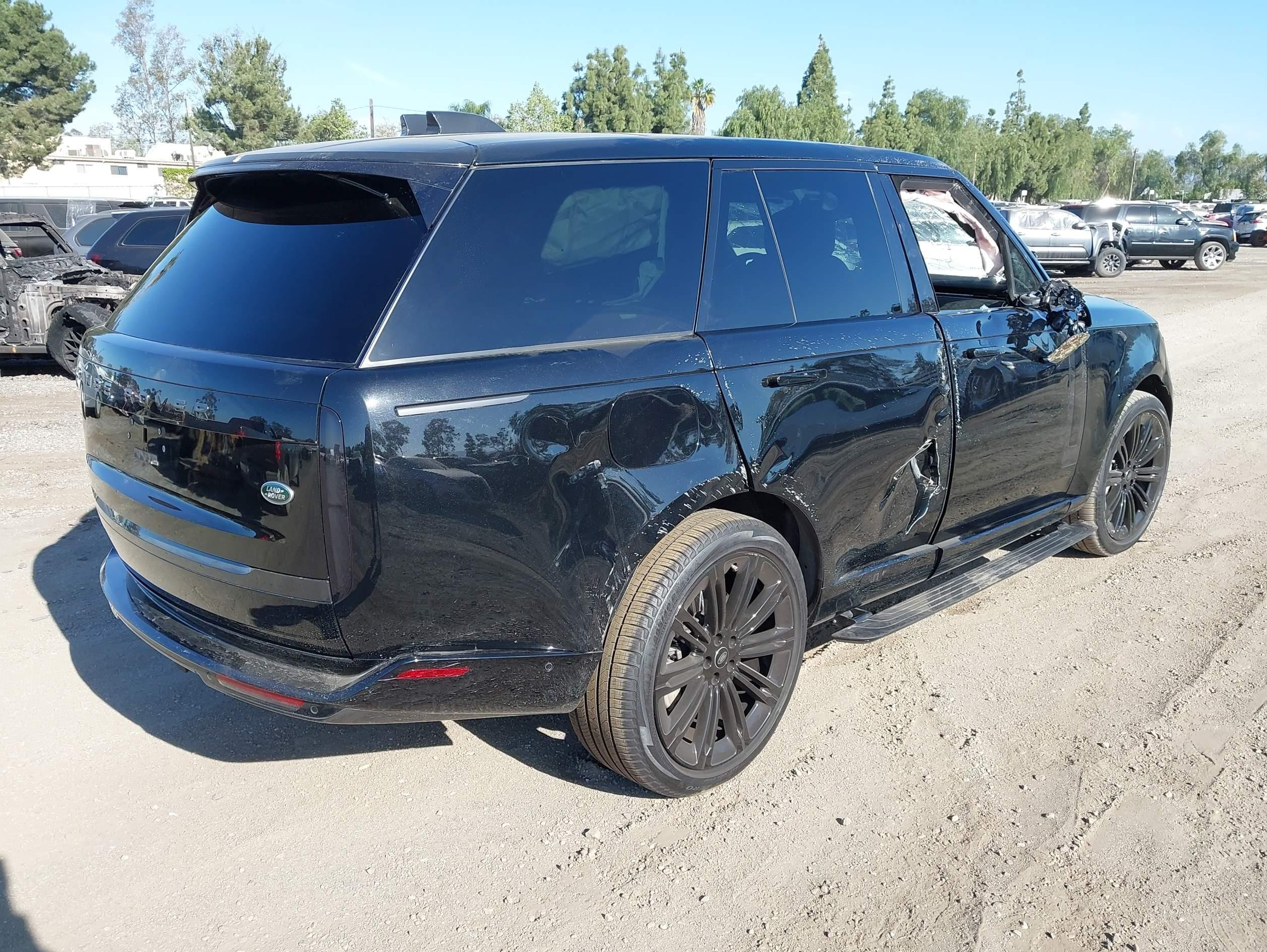 2024 Land Rover Range Rover Vogue - Image 5