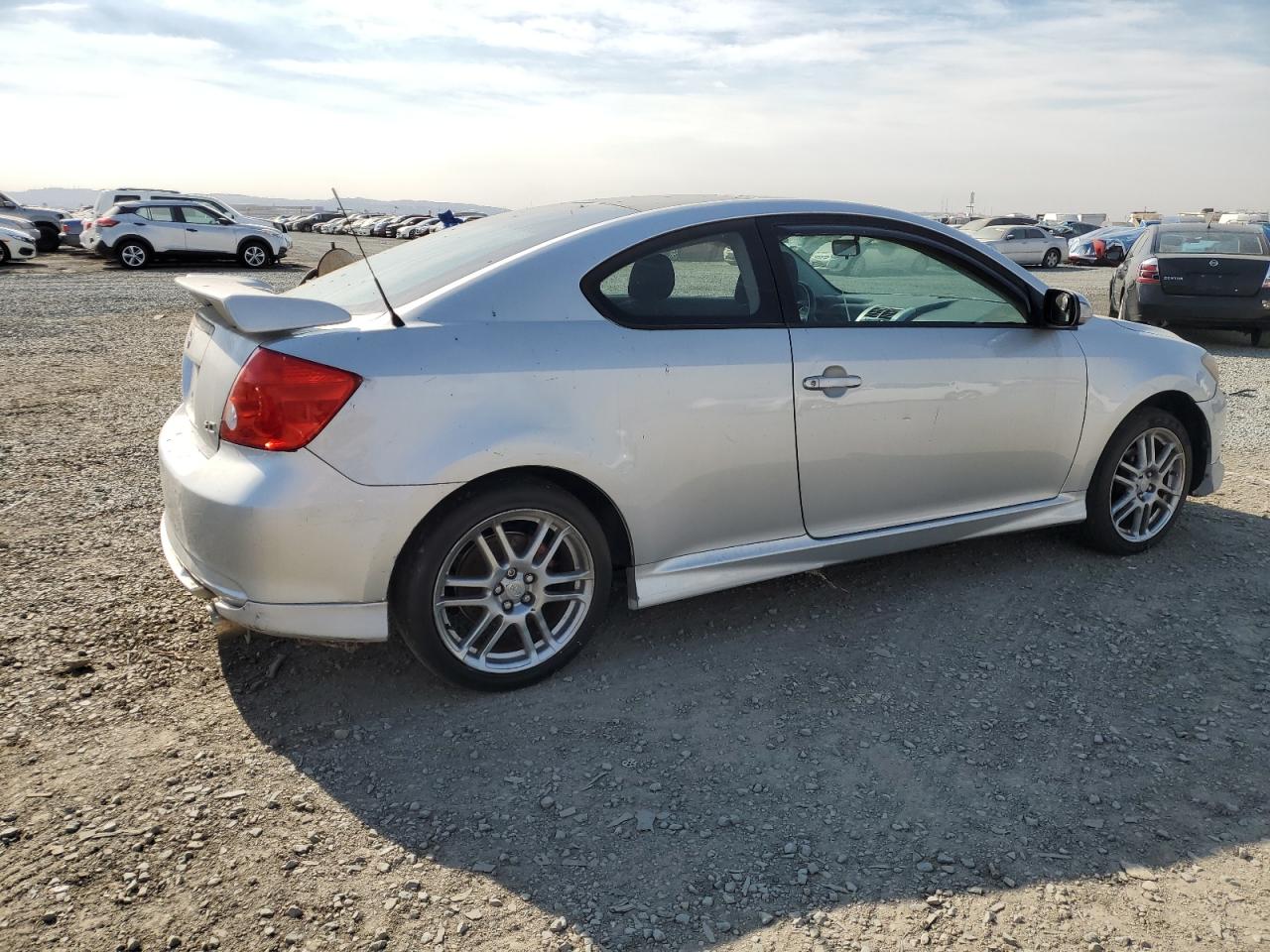 2006 TOYOTA SCION SILVER - Image 3