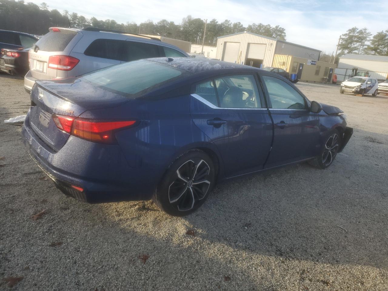 2024 Nissan Altima - Image 3