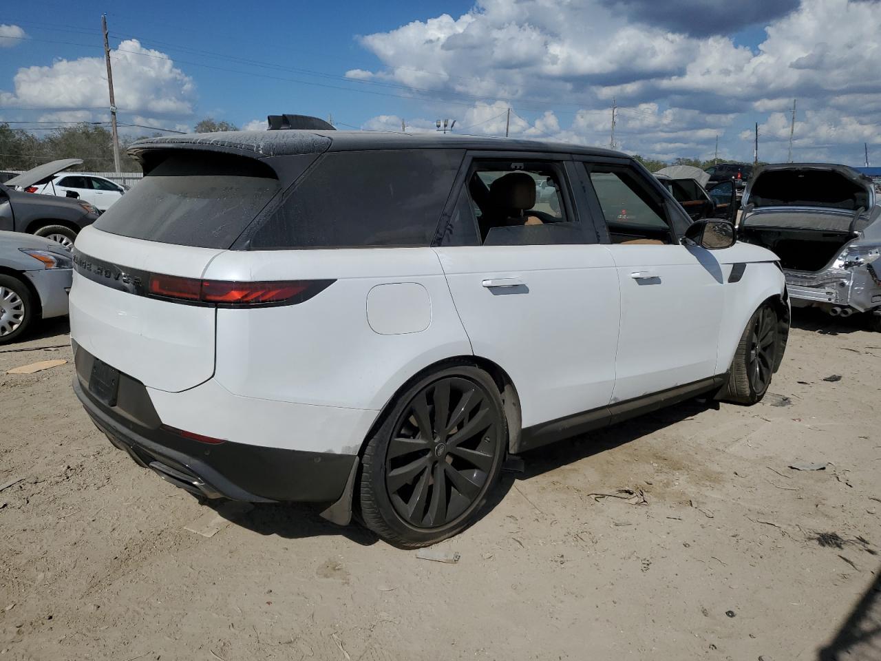 2024 Land Rover Range Rover Sport - Image 4