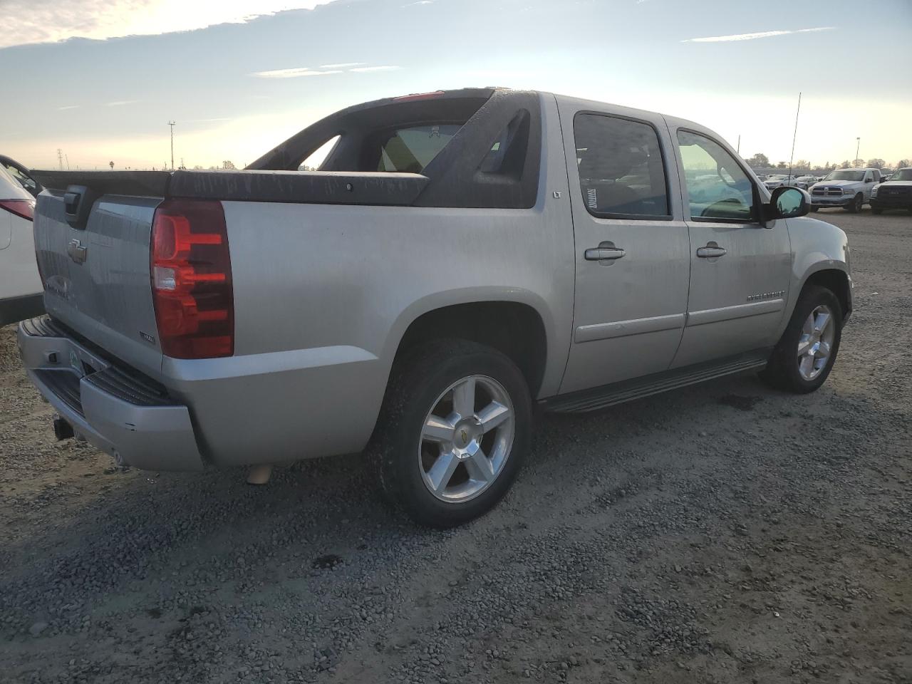 2007 CHEVROLET AVALANCHE - Image 3