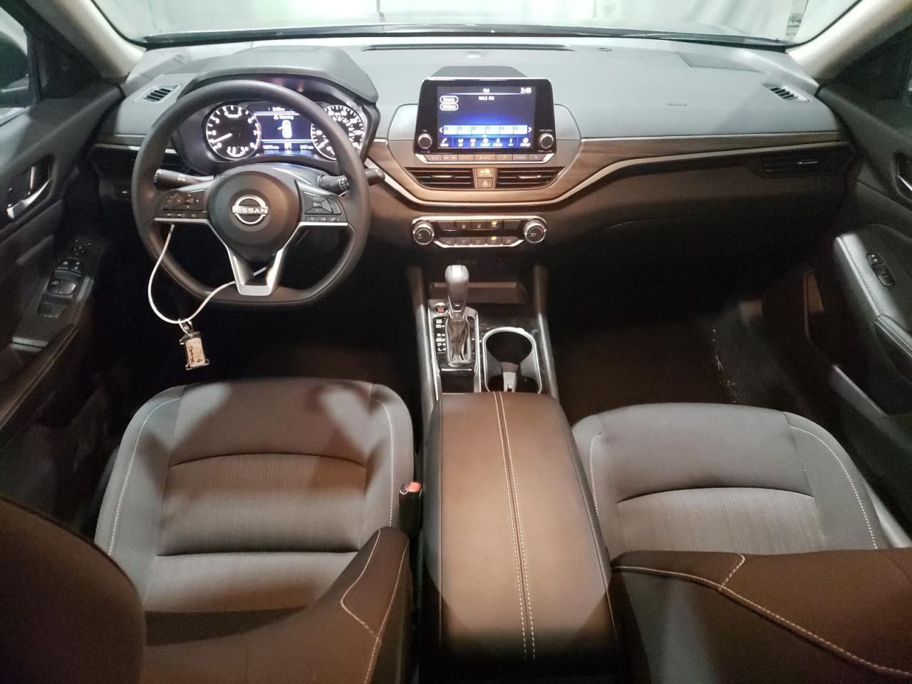 2024 Nissan Altima - Image 8