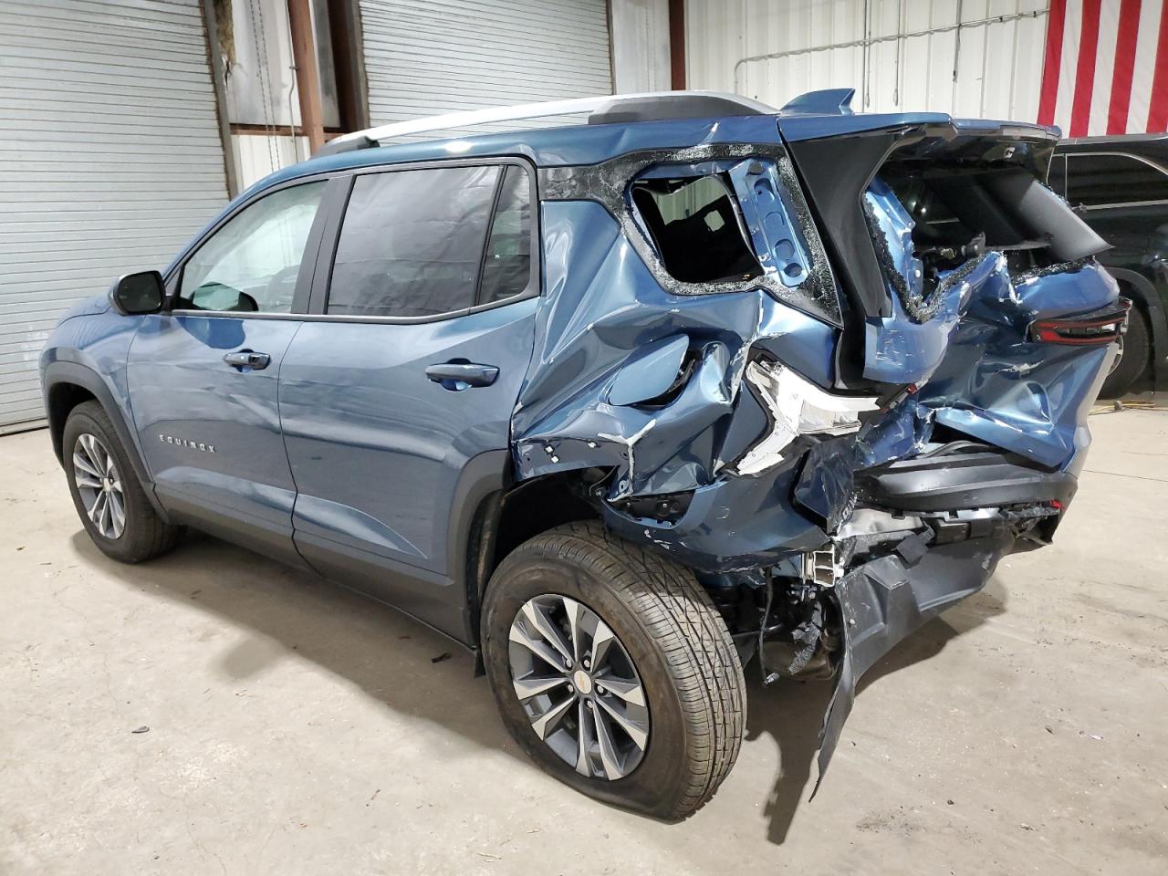 2025 Chevrolet Equinox - Image 2