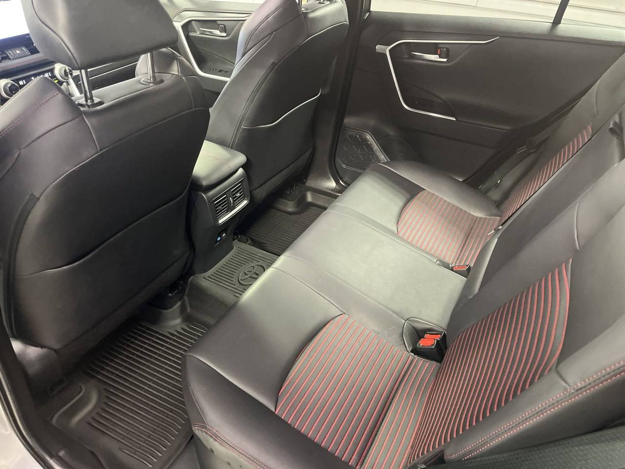 2023 Toyota Rav4 Hybrid - Image 9
