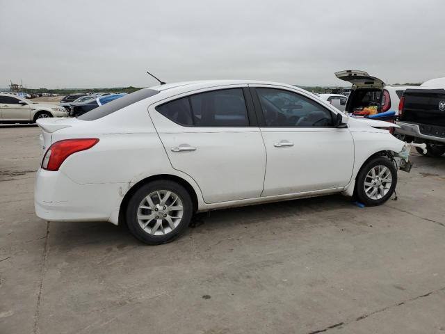 2015 Nissan VERSA - Image 3