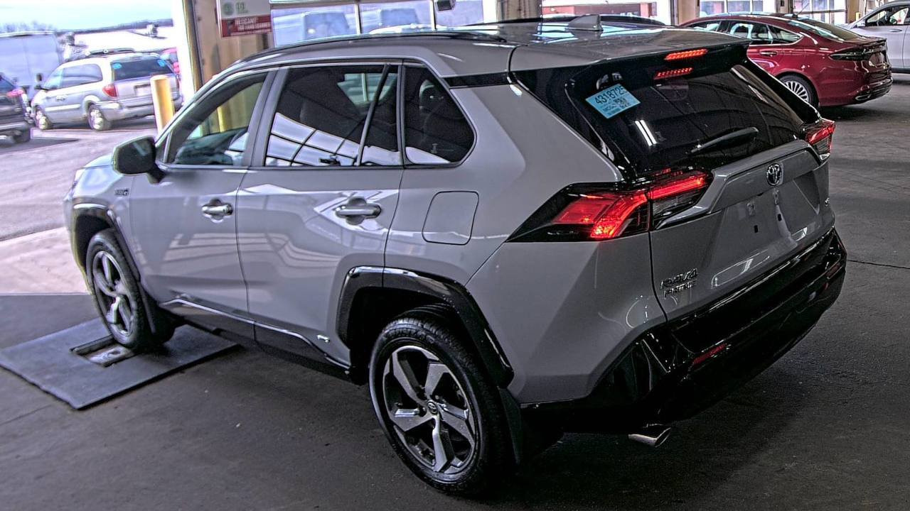 2024 Toyota Rav4 Hybrid - Image 4