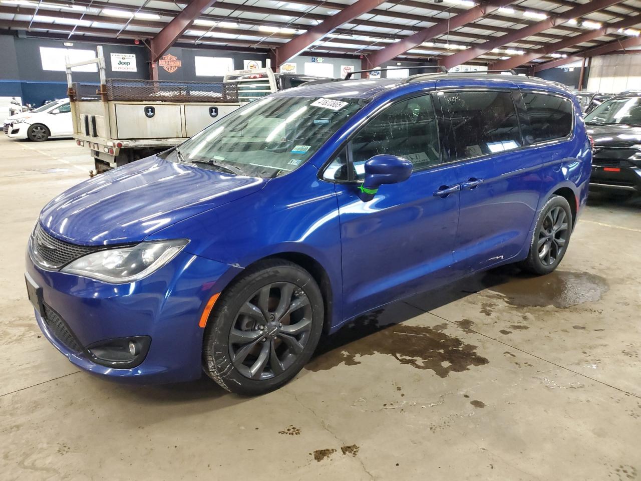 CHRYSLER PACIFICA