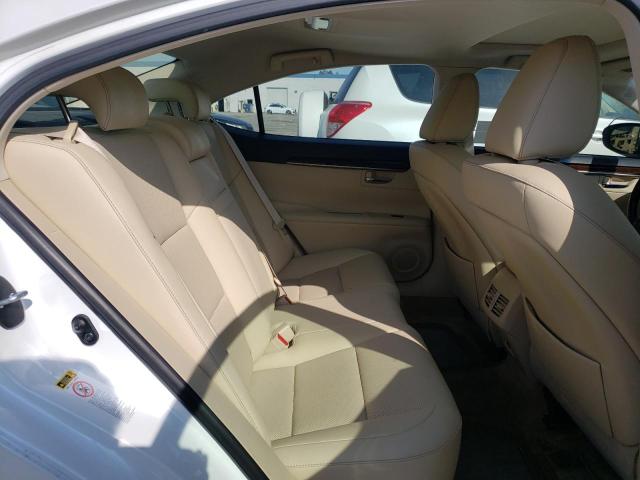 2015 Lexus ES - Image 10