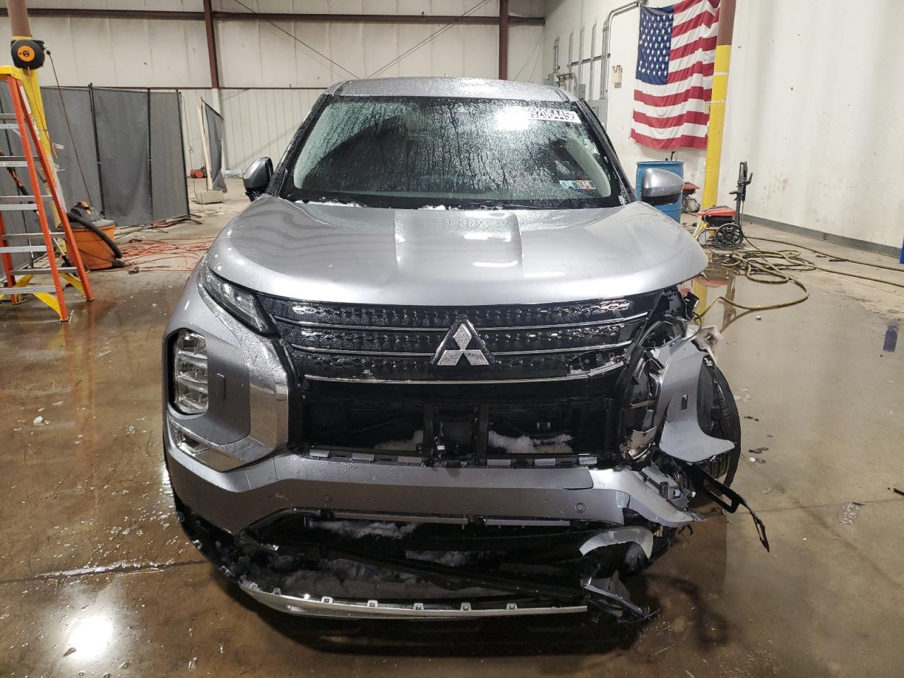 2024 MITSUBISHI OUTLANDER SILVER - Image 5