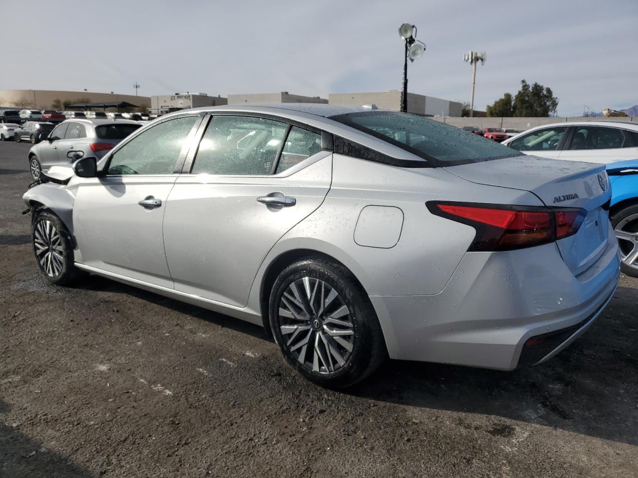 2023 NISSAN ALTIMA - Image 2