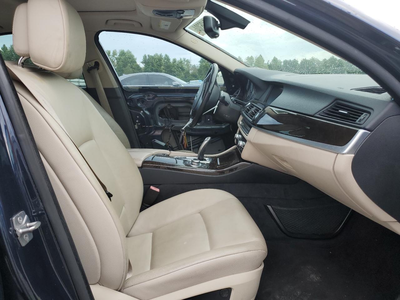 2011 BMW 5 Series - Image 7