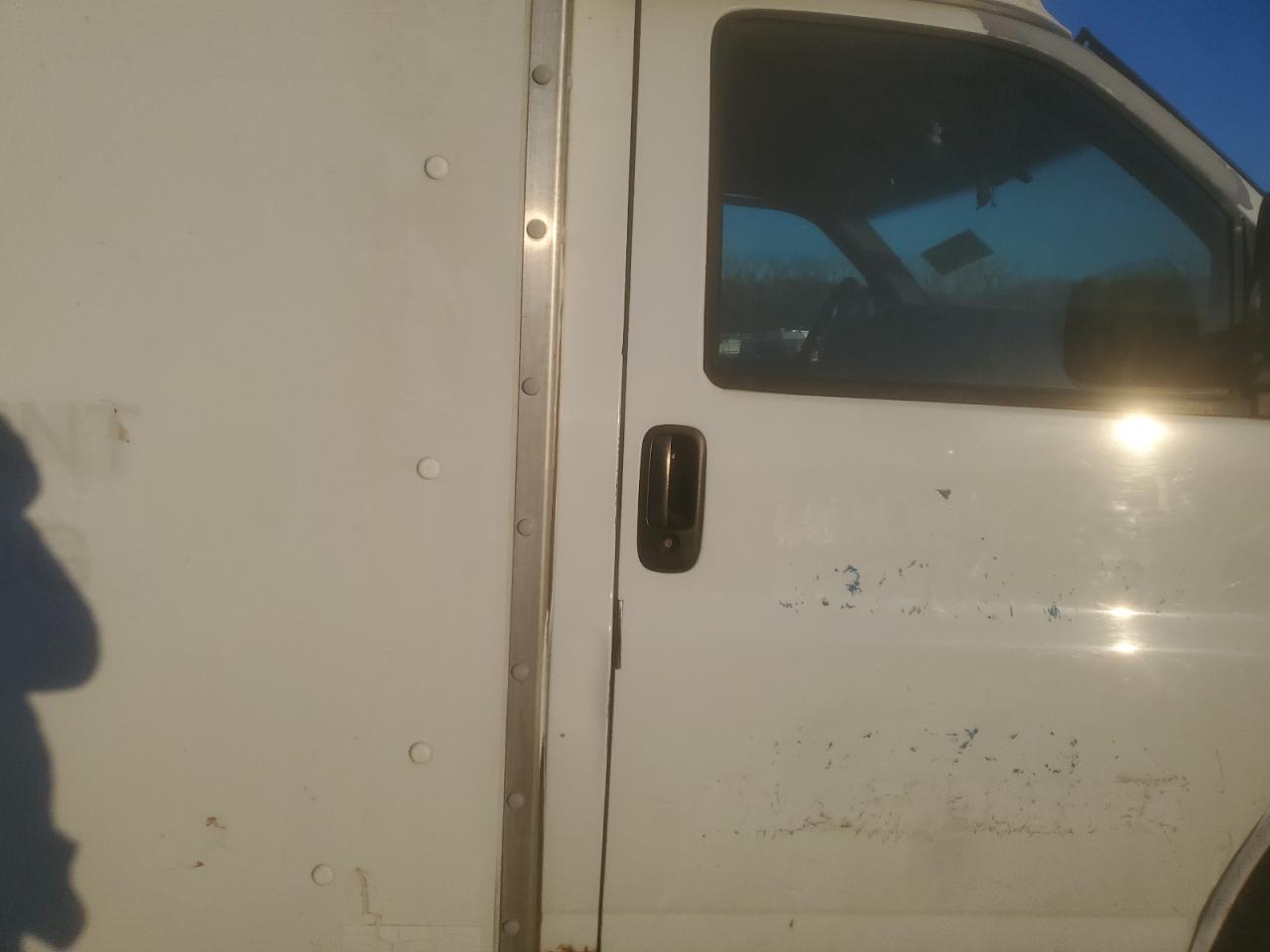 2003 CHEVROLET EXPRESS WHITE - Image 11
