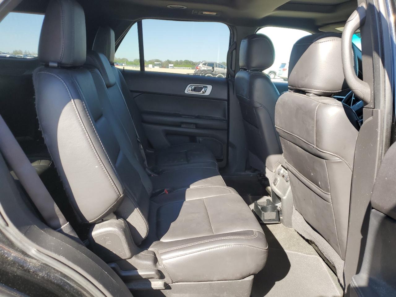 2015 Ford Explorer - Image 11