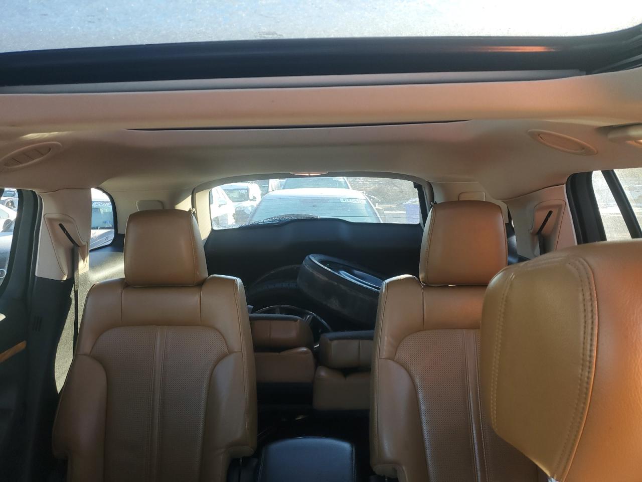2011 Lincoln MKT - Image 10