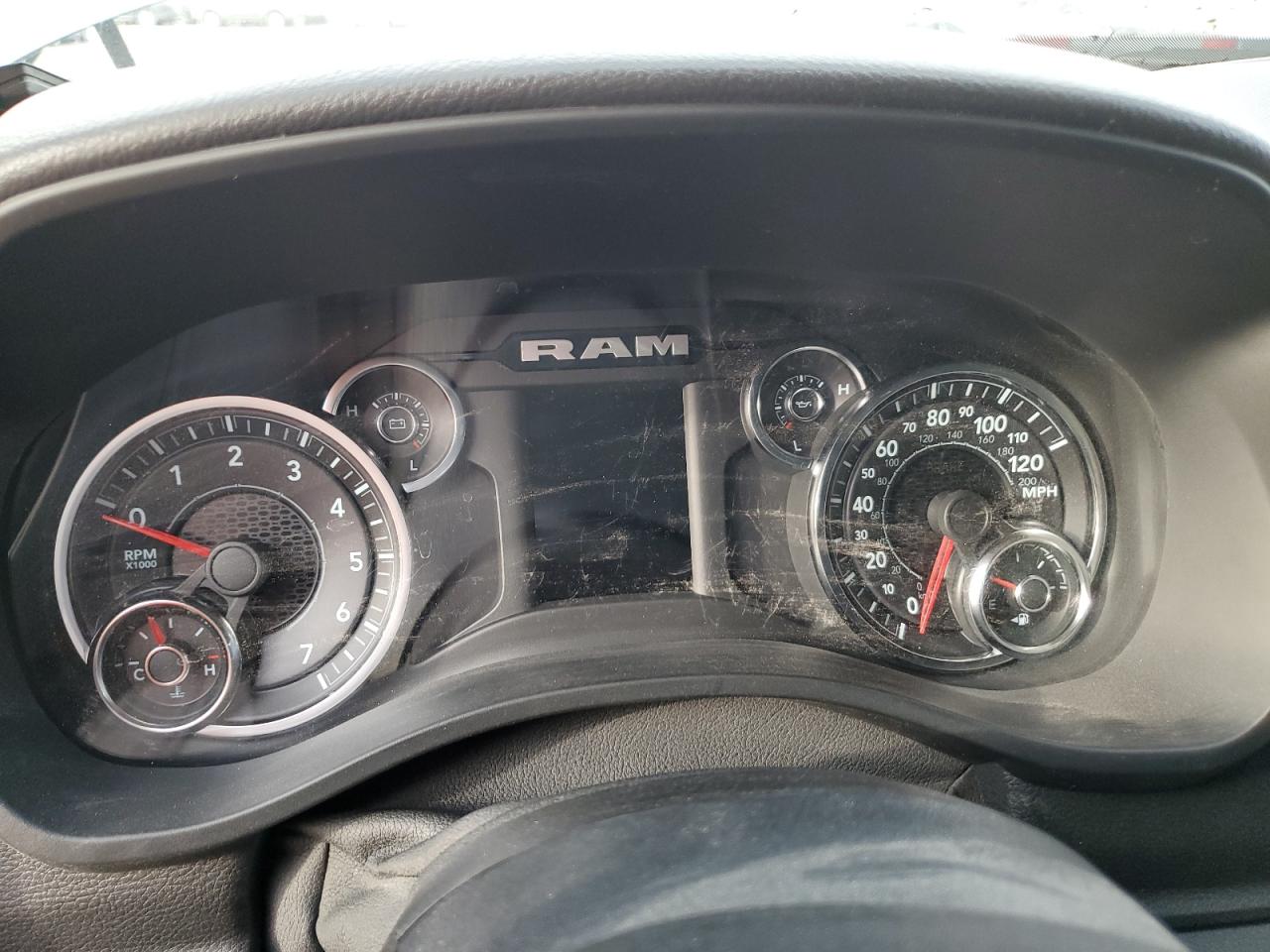 2021 RAM 1500 SILVER - Image 9