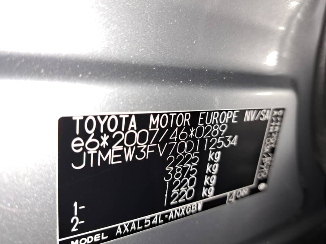 2021 Toyota RAV4 Hybrid - Image 10
