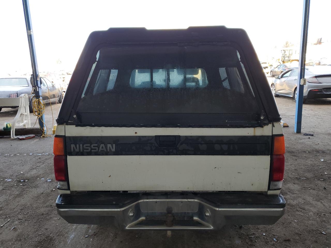 1993 NISSAN TITAN WHITE - Image 6