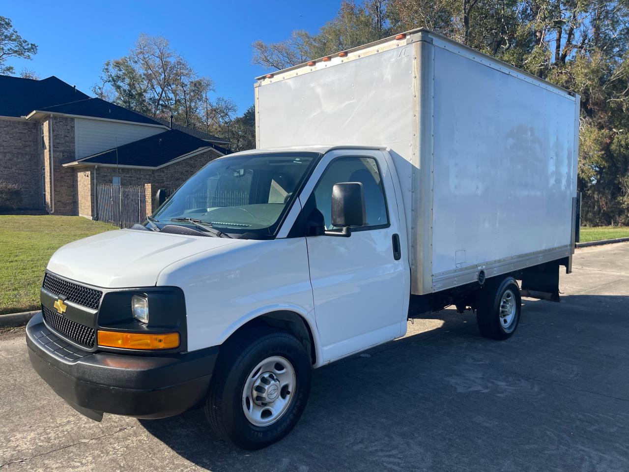 2015 CHEVROLET EXPRESS WHITE - Image 2