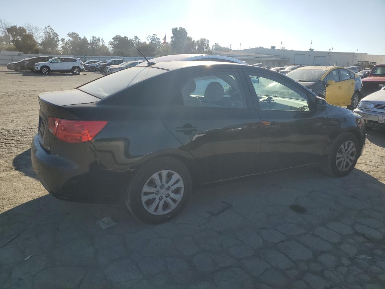 2011 KIA FORTE BLACK - Image 3