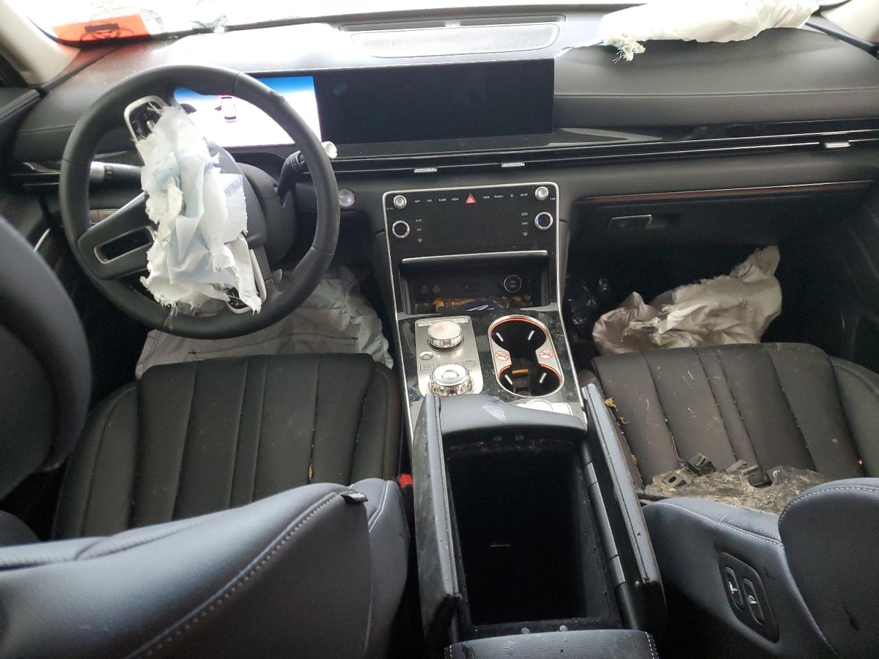 2025 Genesis GV80 Stand - Image 8