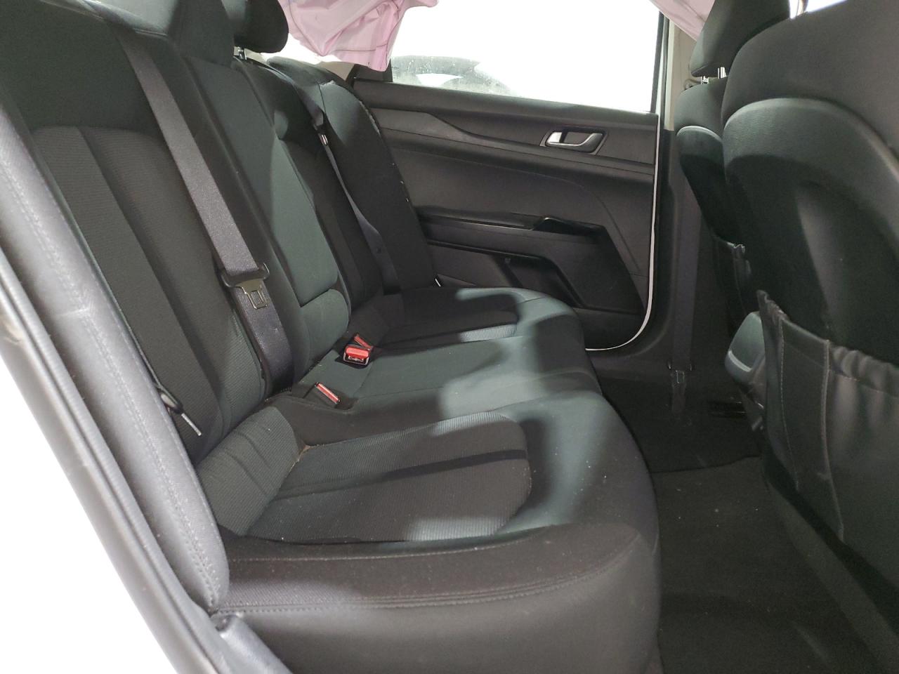 2022 KIA K5 - Image 10