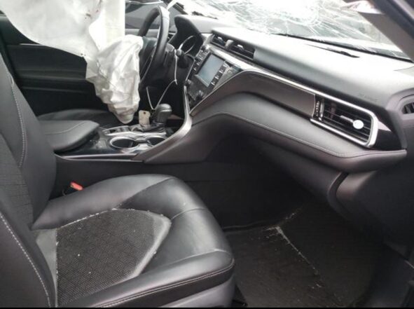 2018 Toyota Camry - Image 5