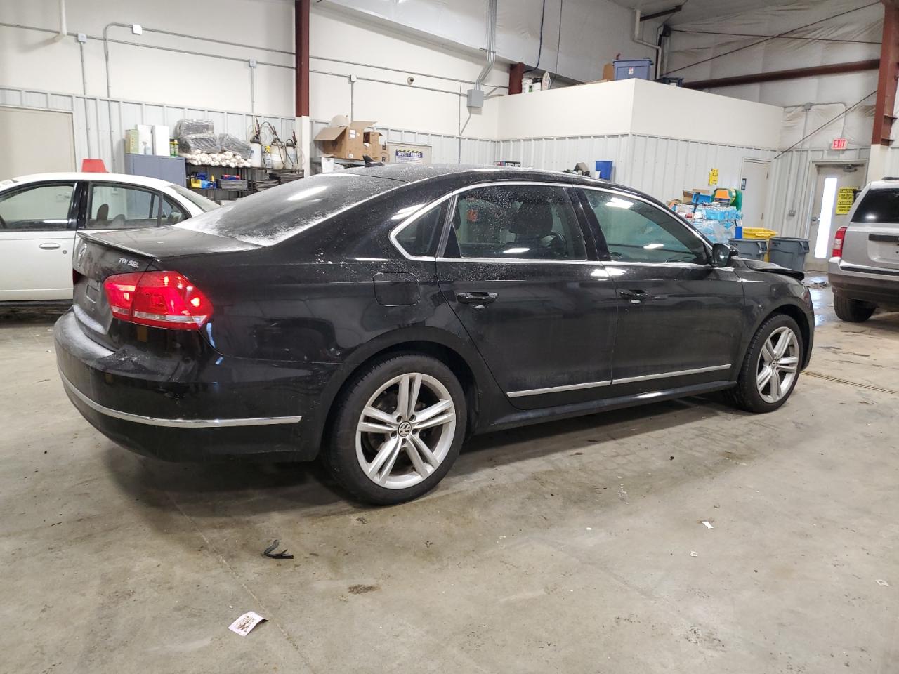 2014 Volkswagen Passat - Image 3