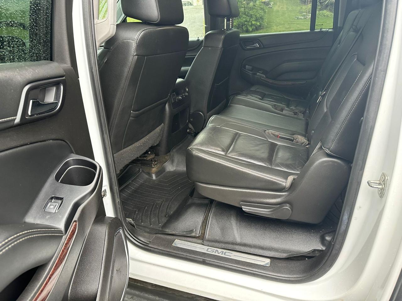 2017 GMC YUKON - Image 6