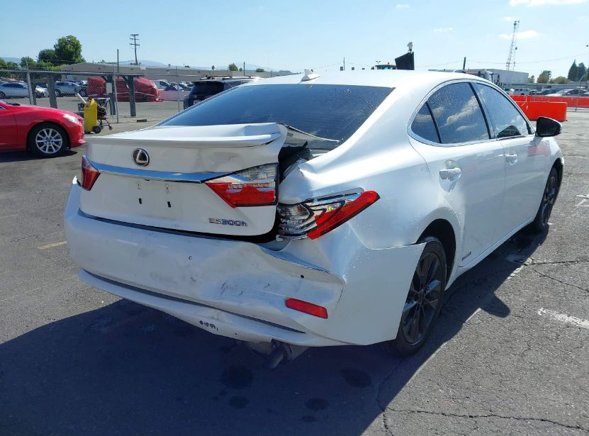 2014 Lexus ES 300H - Image 4
