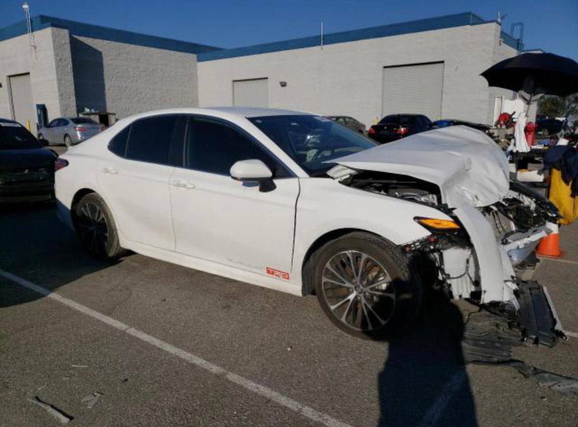2017 Toyota Camry - Image 3