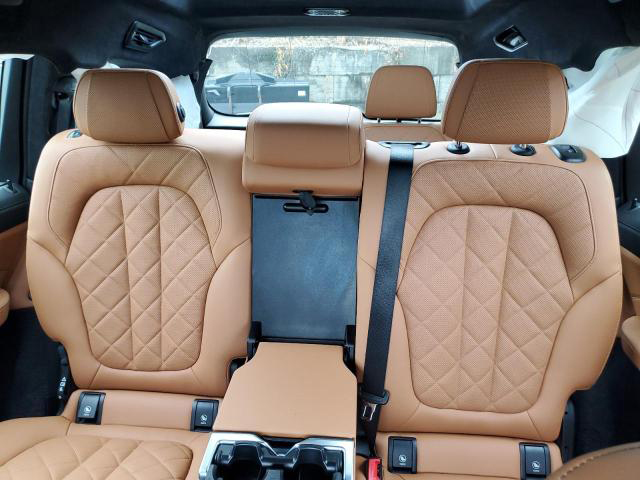 2023 BMW X7 - Image 8
